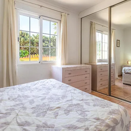 Awesome In With Kitchen Holiday home