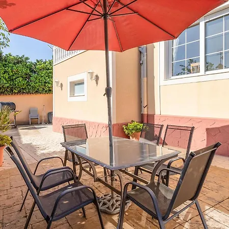 Awesome In With Kitchen Holiday home *